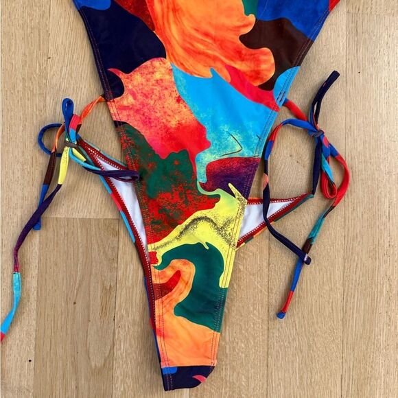 Colorful sexy one piece bathing suit - Picture 3 of 7